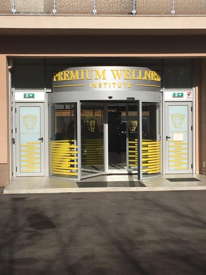 Premium Wellness Institute Hotel บูคาเรสต์ ภายนอก รูปภาพ